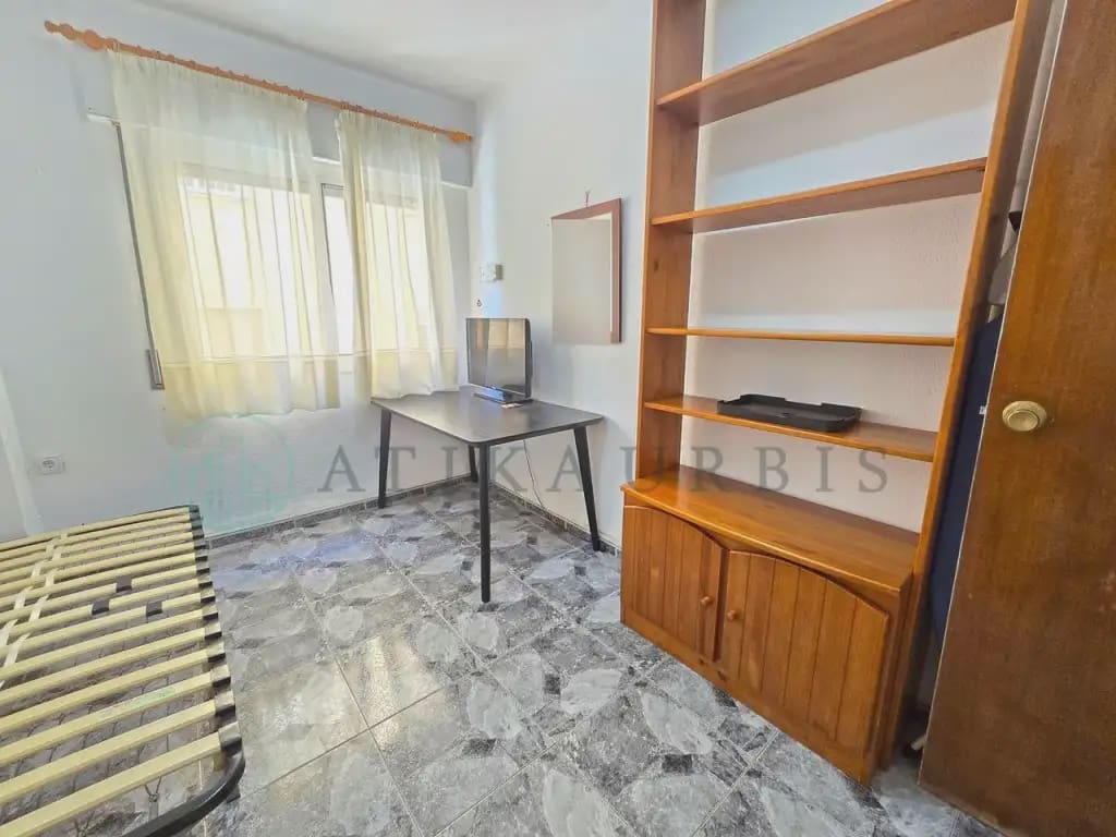 4 sypialnia Mieszkanie na sprzedaż w Miasto Malaga - 285 000 € (Ref: 10041414)