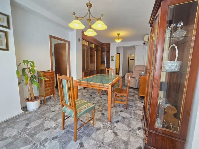 4 sypialnia Mieszkanie na sprzedaż w Cristo de la Epidemia, Miasto Málaga - 285 000 € (Ref: 10041414)