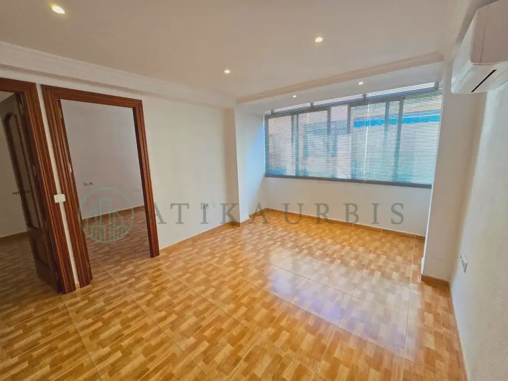 Piso de 3 habitaciones en Málaga ciudad en venta - 298.000 € (Ref: 10041418)