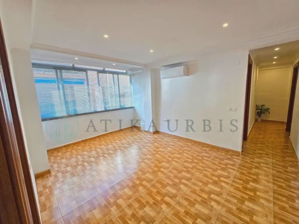Piso de 3 habitaciones en Málaga ciudad en venta - 298.000 € (Ref: 10041418)