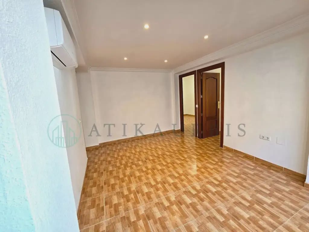 Piso de 3 habitaciones en Málaga ciudad en venta - 298.000 € (Ref: 10041418)