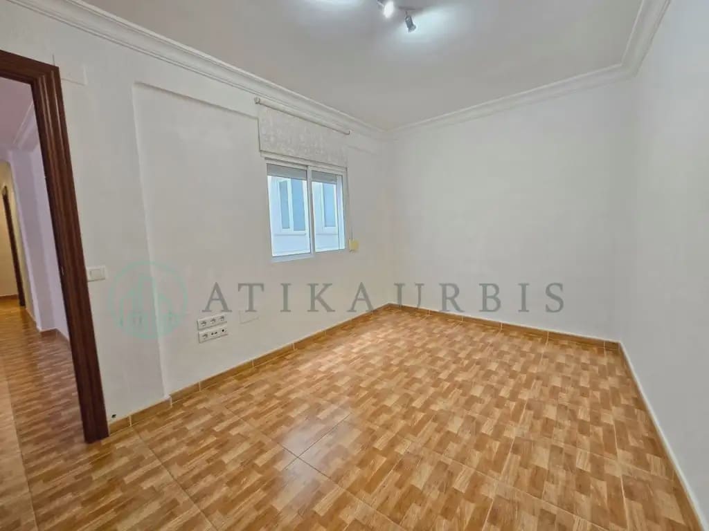 Piso de 3 habitaciones en Málaga ciudad en venta - 298.000 € (Ref: 10041418)