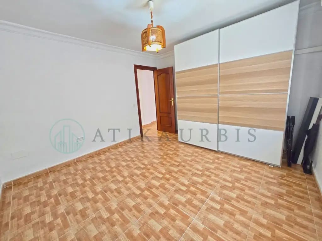 Piso de 3 habitaciones en Málaga ciudad en venta - 298.000 € (Ref: 10041418)