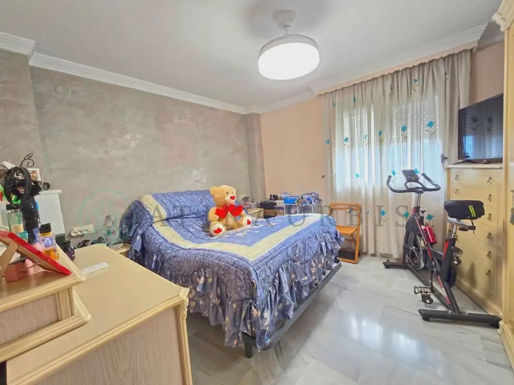 3 soveværelse Penthouse til salg i Malaga by med swimmingpool garage - € 420.000 (Ref: 10041419)