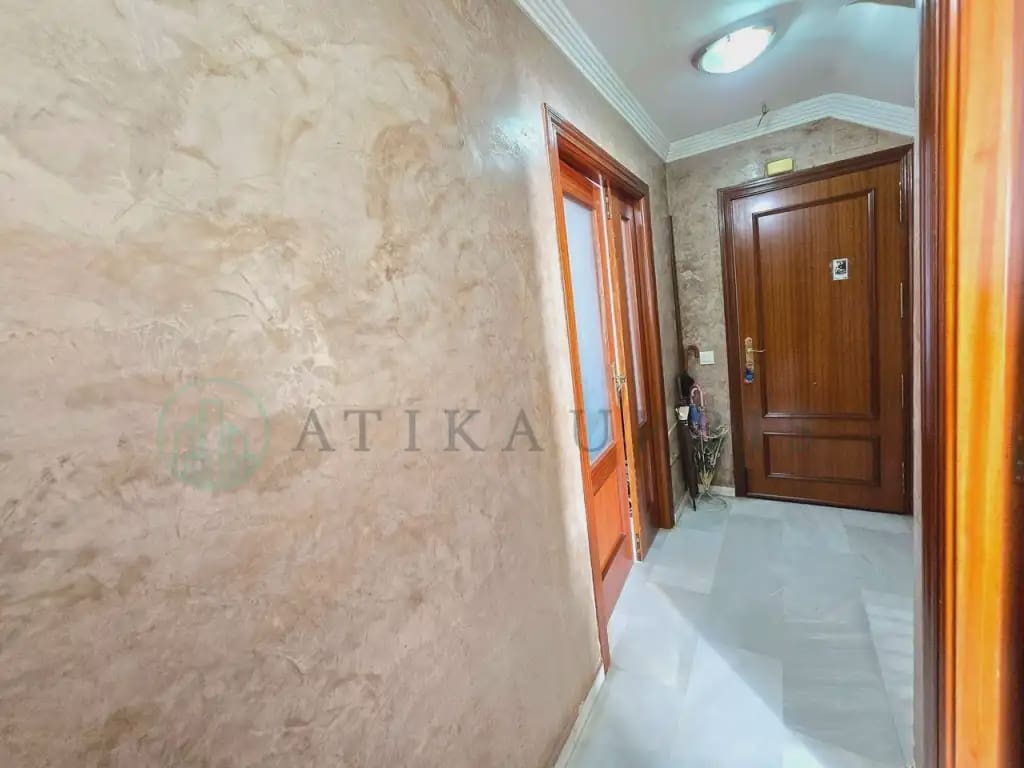 3 soveværelse Penthouse til salg i Malaga by med swimmingpool garage - € 420.000 (Ref: 10041419)