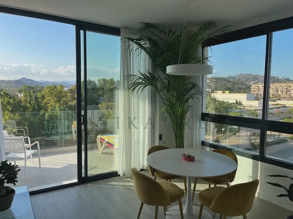 2 bedroom Penthouse for rent in Malaga city with pool garage - € 1,900 (Ref: 10041422)
