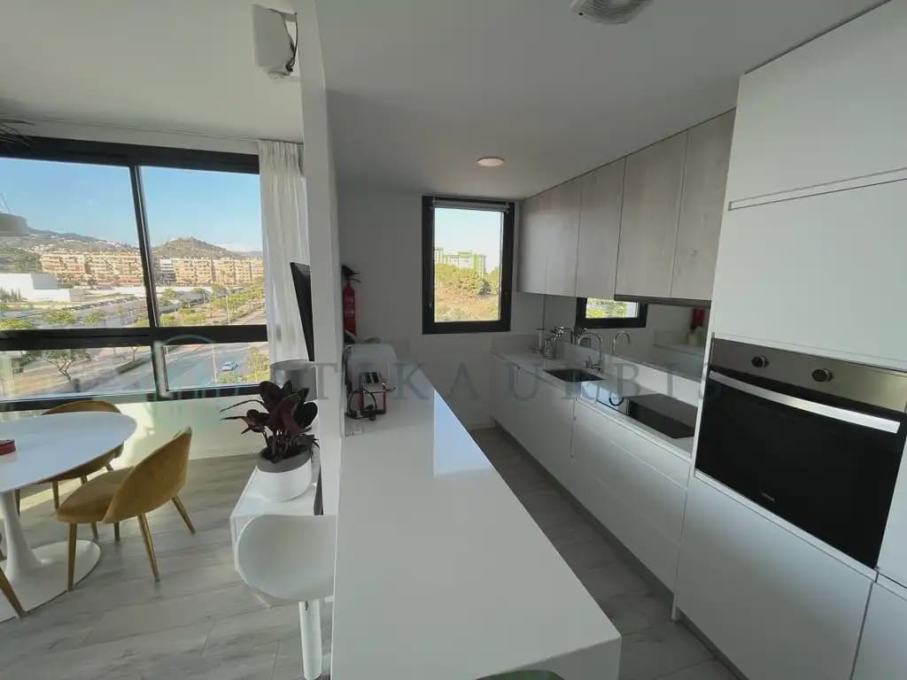 2 bedroom Penthouse for rent in Malaga city with pool garage - € 1,900 (Ref: 10041422)