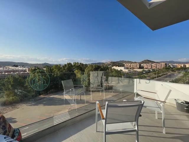 2 bedroom Penthouse for rent in Torre Atalaya, Málaga city - € 1,900 (Ref: 10041422)