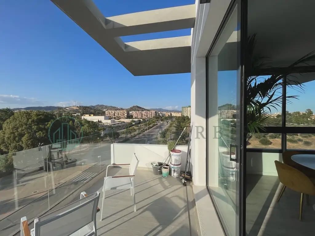 2 bedroom Penthouse for rent in Malaga city with pool garage - € 1,900 (Ref: 10041422)
