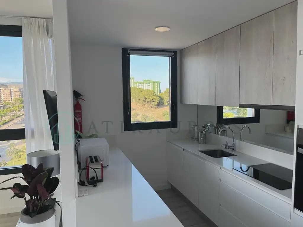 2 bedroom Penthouse for rent in Malaga city with pool garage - € 1,900 (Ref: 10041422)