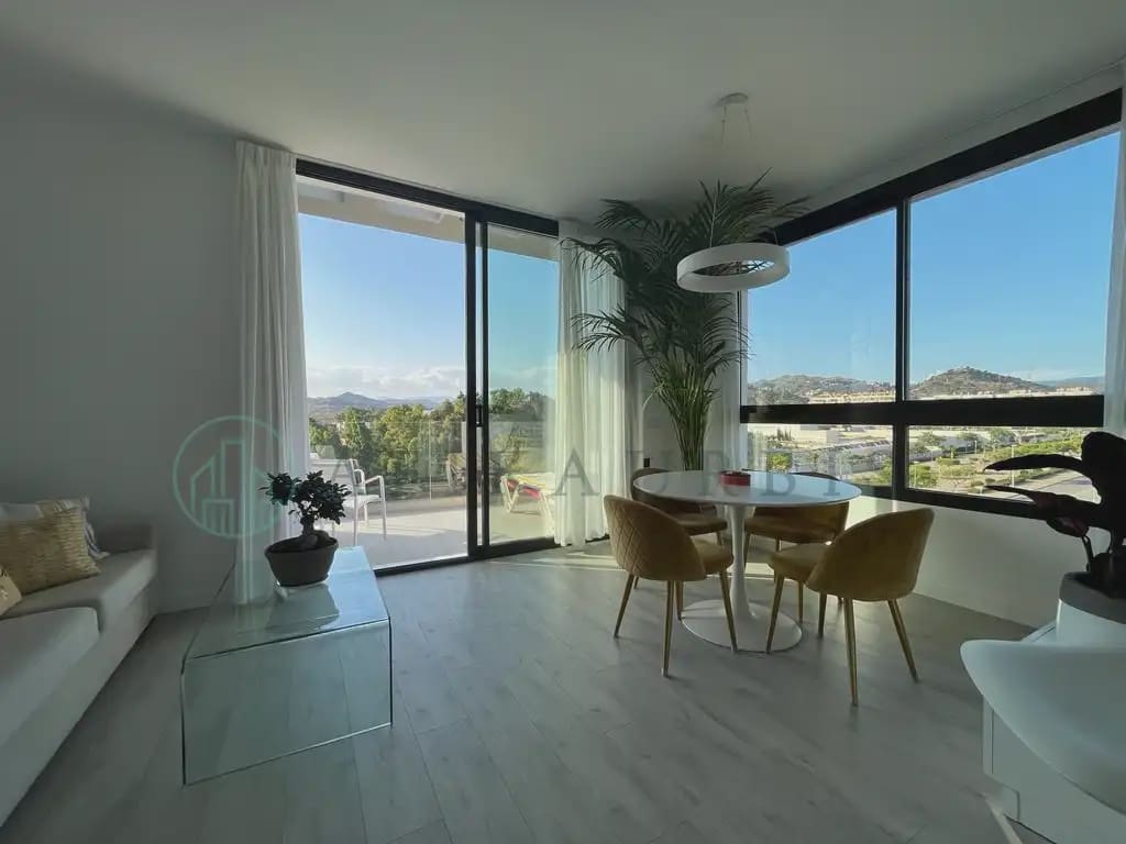 2 bedroom Penthouse for rent in Malaga city with pool garage - € 1,900 (Ref: 10041422)