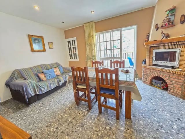 4 soveværelse Byhus til salg i Canillas de Aceituno med garage - € 199.900 (Ref: 10041423)