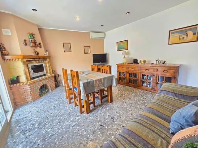 4 soveværelse Byhus til salg i Canillas de Aceituno med garage - € 199.900 (Ref: 10041423)