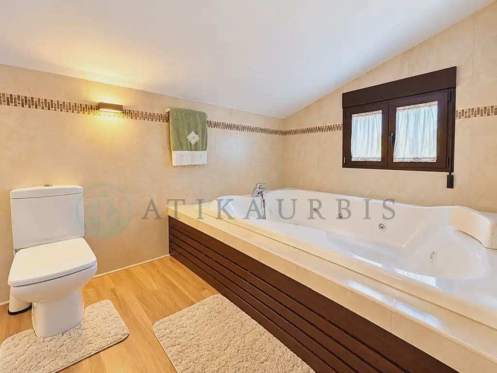 4 makuuhuone Rivitalo myytävänä paikassa Malaga kaupunki mukana uima-altaan 
autotalli - 849 000 € (Ref: 10158696)