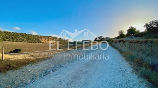 Grunde uden byggetilladelser til salg i Antequera - € 99.900 (Ref: 10045346)