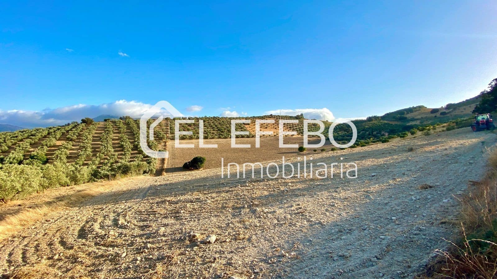 Grunde uden byggetilladelser til salg i Antequera - € 99.900 (Ref: 10045346)