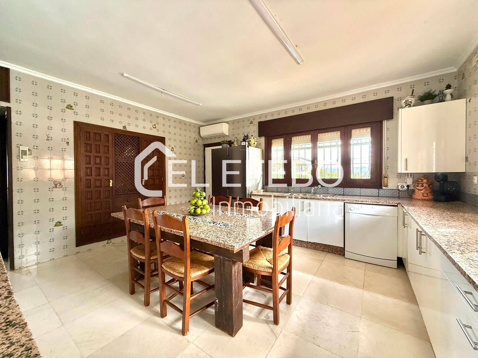 3 sovrum Villa till salu i Antequera med pool garage - 489 000 € (Ref: 10045355)
