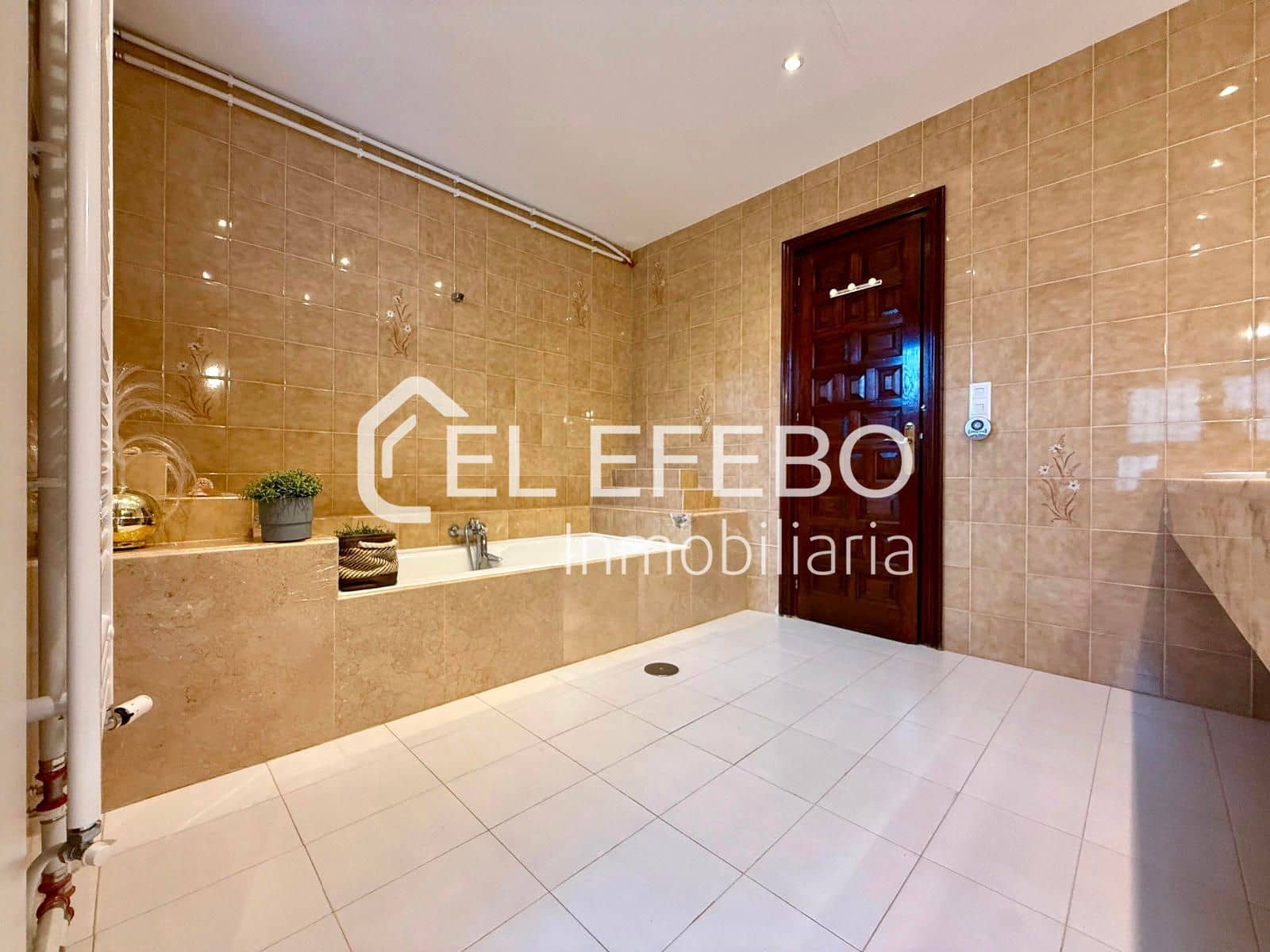 3 sovrum Villa till salu i Antequera med pool garage - 489 000 € (Ref: 10045355)