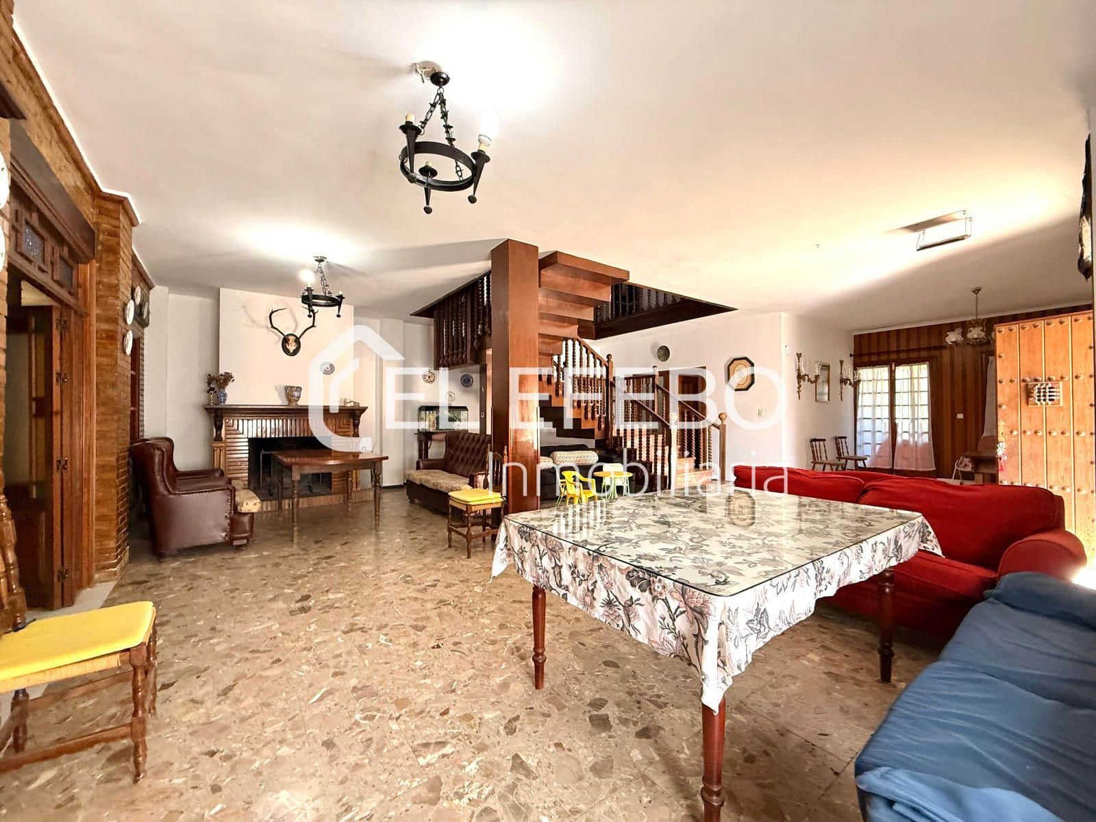 6 soveværelse Villa til salg i Antequera med swimmingpool garage - € 600.000 (Ref: 10045358)