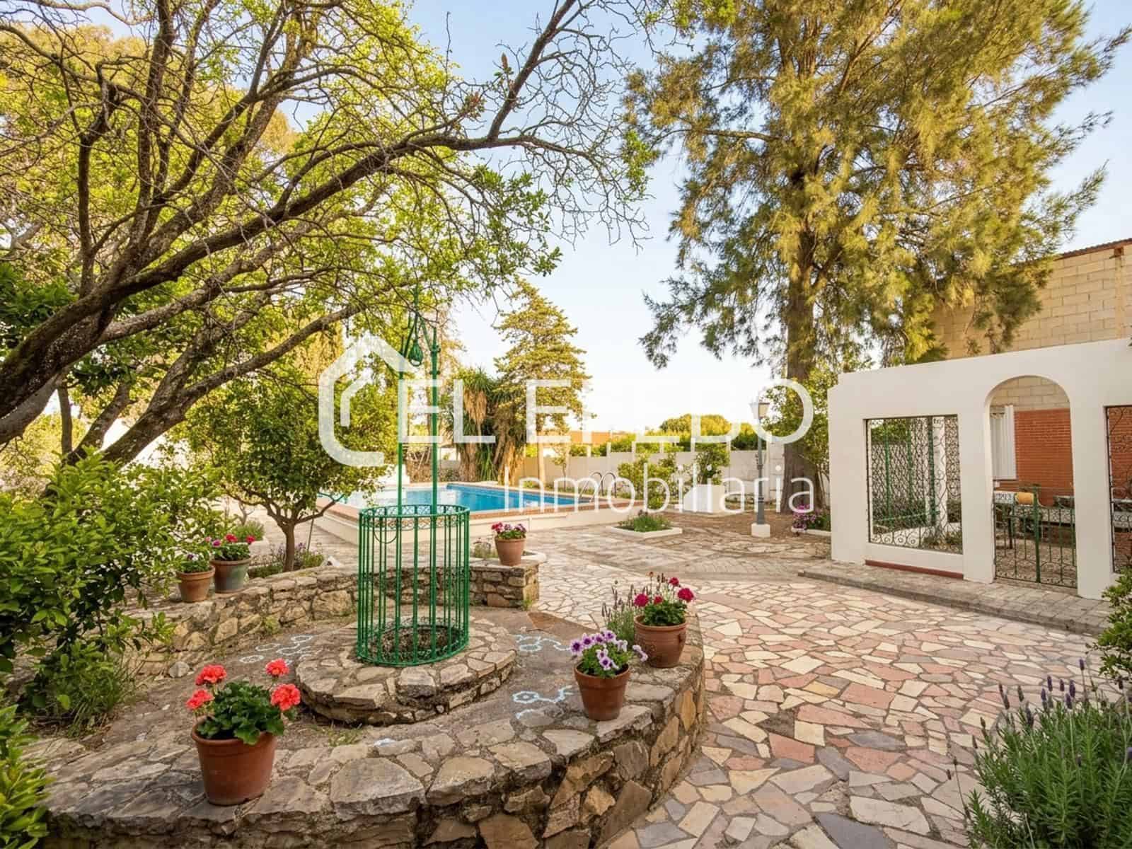 6 soveværelse Villa til salg i Antequera med swimmingpool garage - € 600.000 (Ref: 10045358)