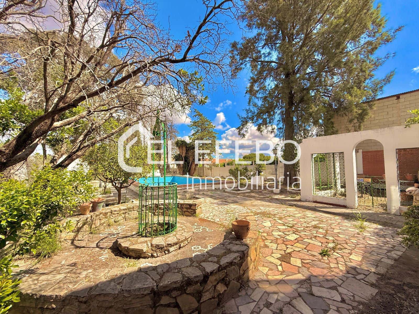 6 soveværelse Villa til salg i Antequera med swimmingpool garage - € 600.000 (Ref: 10045358)