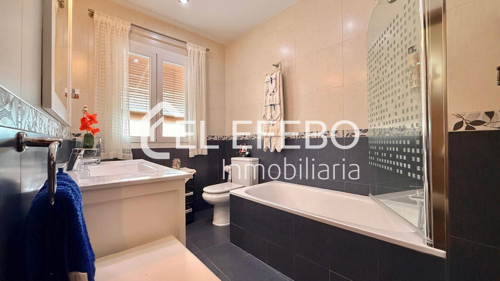 4 bedroom Flat for sale in Antequera - € 385,000 (Ref: 10045362)