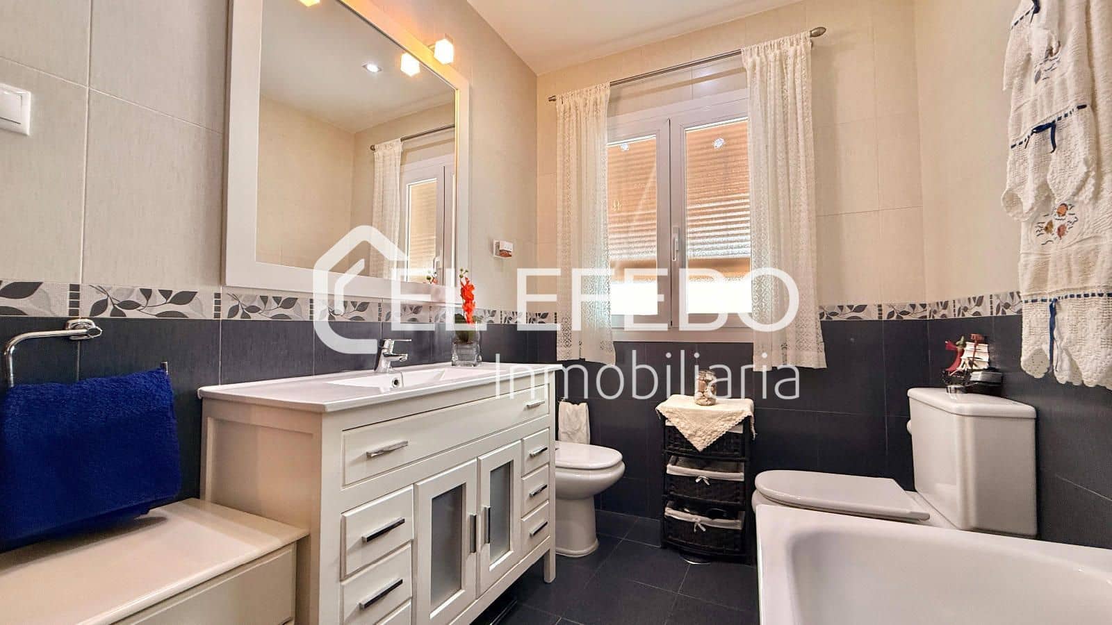 4 bedroom Flat for sale in Antequera - € 385,000 (Ref: 10045362)