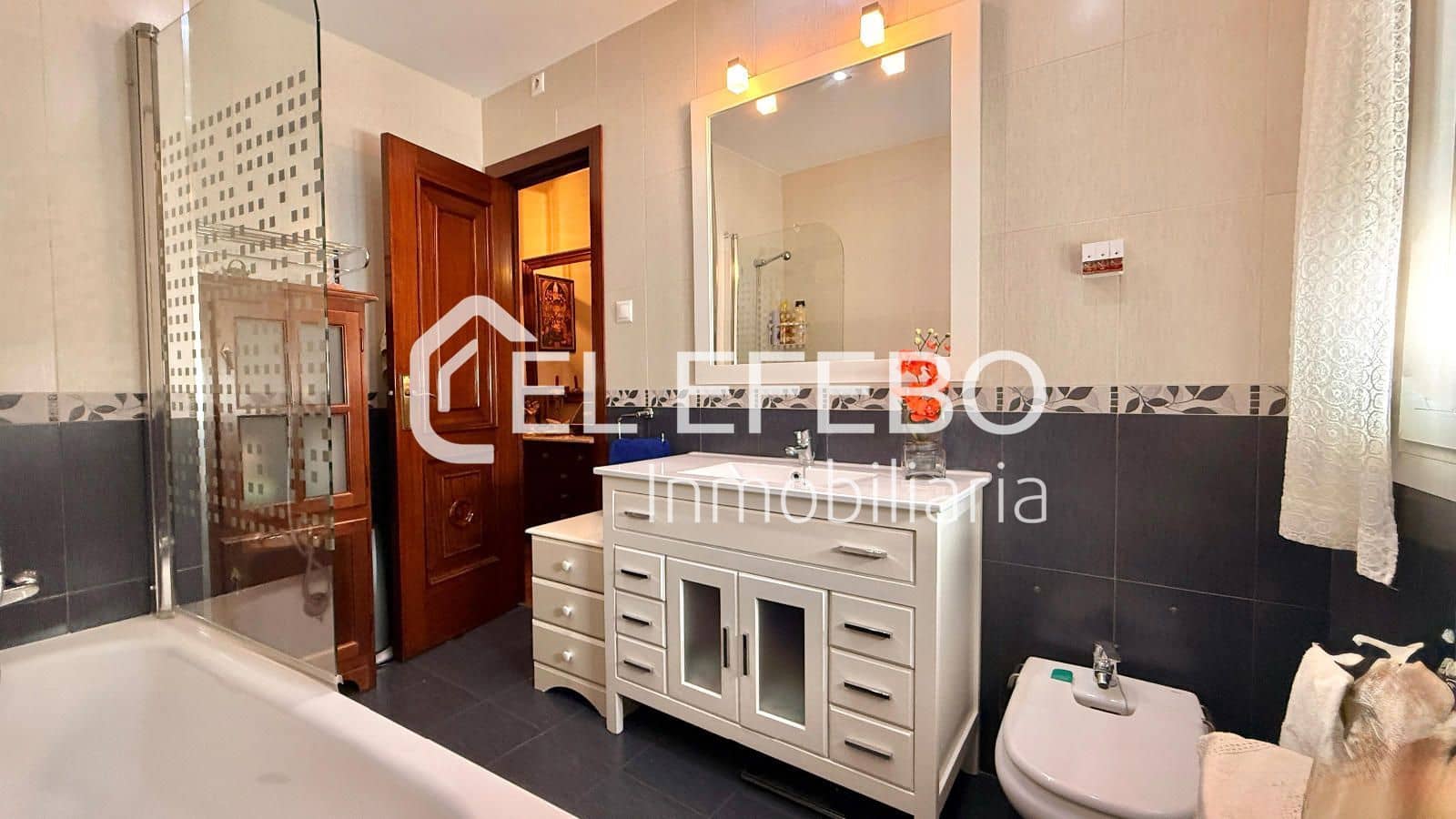 4 bedroom Flat for sale in Antequera - € 385,000 (Ref: 10045362)
