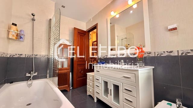 4 soveværelse Lejlighed til salg i Antequera - € 385.000 (Ref: 10045362)