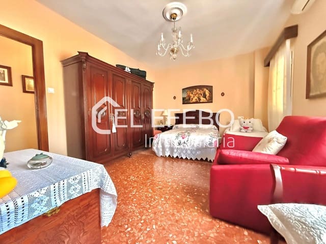 4 soveværelse Lejlighed til salg i Antequera - € 385.000 (Ref: 10045362)