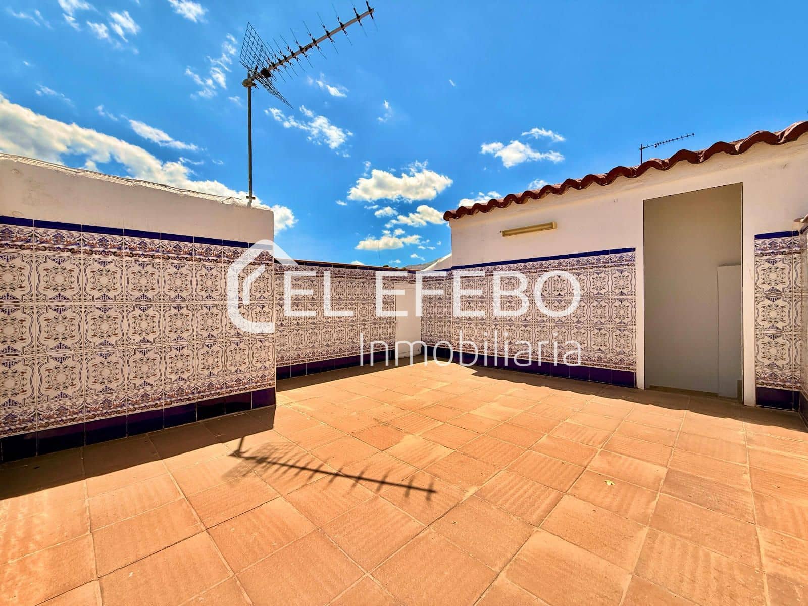 4 quarto Moradia para arrendar em Antequera - 1 100 € (Ref: 10057262)