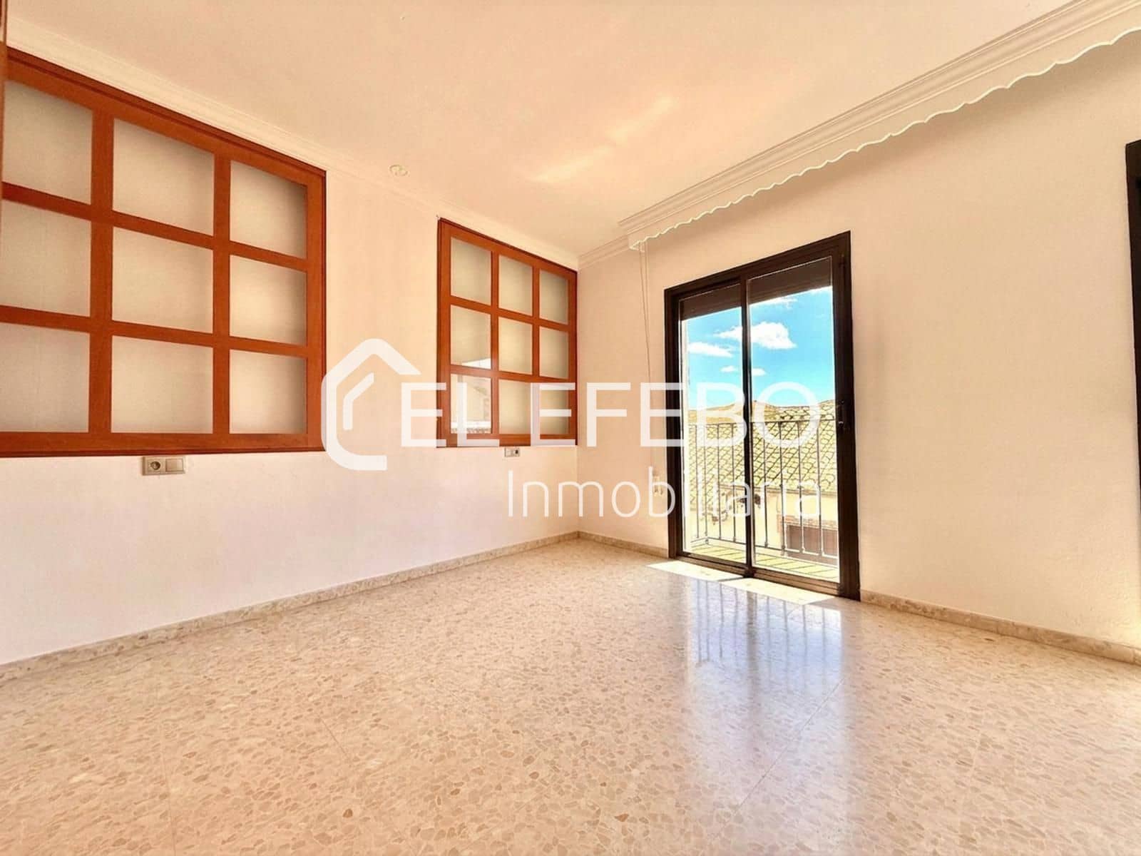 4 quarto Moradia para arrendar em Antequera - 1 100 € (Ref: 10057262)