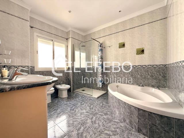 4 soveværelse Villa til leje i Antequera - € 1.100 (Ref: 10057262)