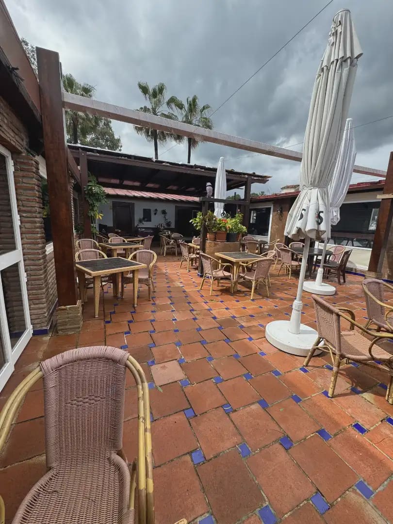 Commerciale in vendita in Estepona - 2.000.000 € (Rif: 10016626)