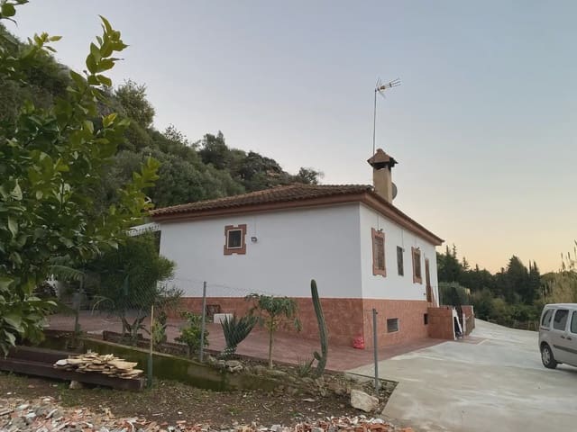 Finca/Herregård til salgs i Los Llanos, Estepona - € 800 000 (Ref: 10016629)