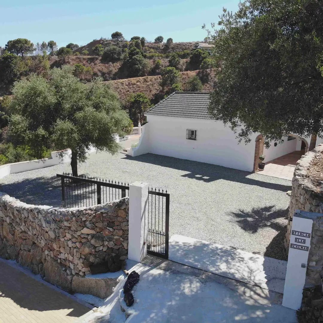 Villa til salgs i Estepona - € 1 200 000 (Ref: 10016632)