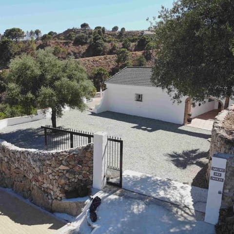 Villa til salgs i Sierra de Estepona - Avda. de Andalucía, Estepona - € 1 200 000 (Ref: 10016632)