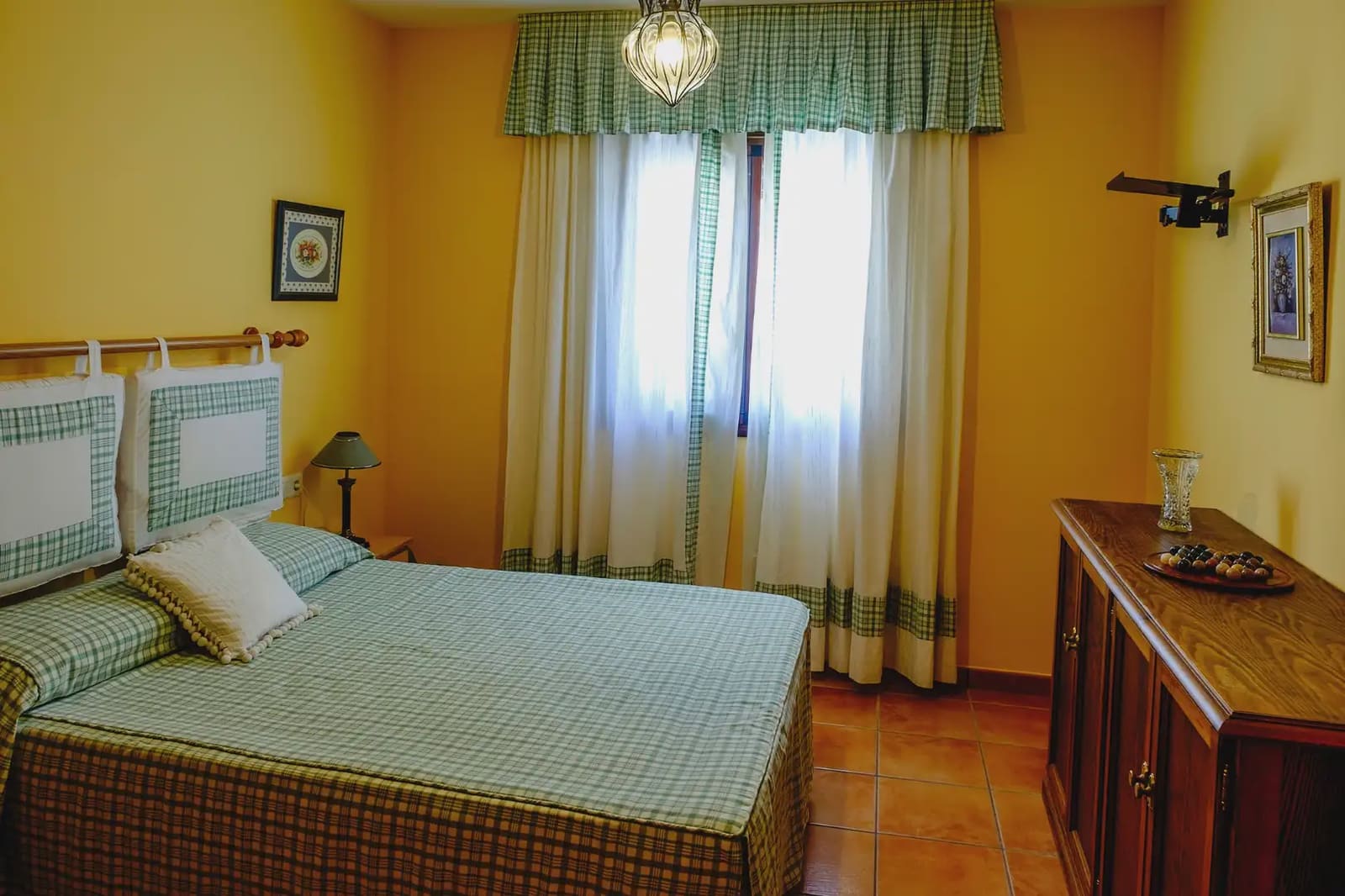 Villa til salgs i Estepona - € 990 000 (Ref: 10016633)