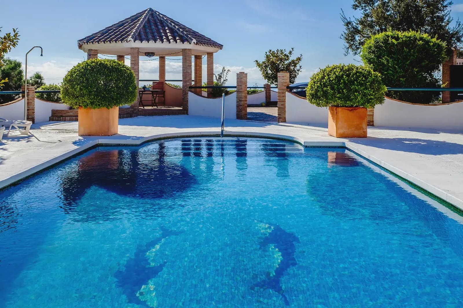 Villa til salgs i Estepona - € 990 000 (Ref: 10016633)