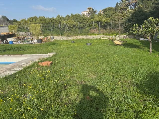 Finca/Herregård til salgs i Los Llanos, Estepona - € 320 000 (Ref: 10016635)