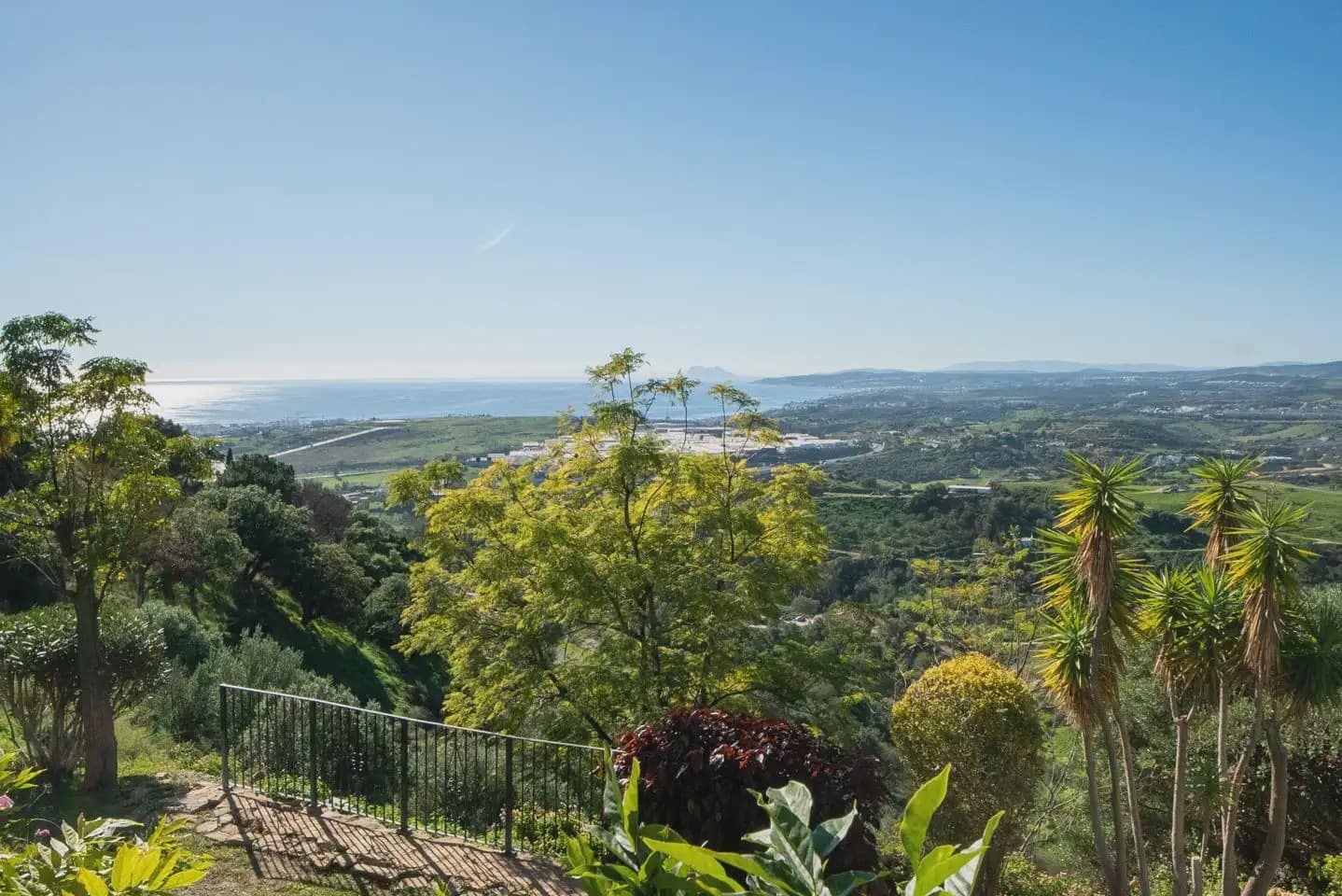 Villa til salgs i Estepona - € 1 395 000 (Ref: 10016637)
