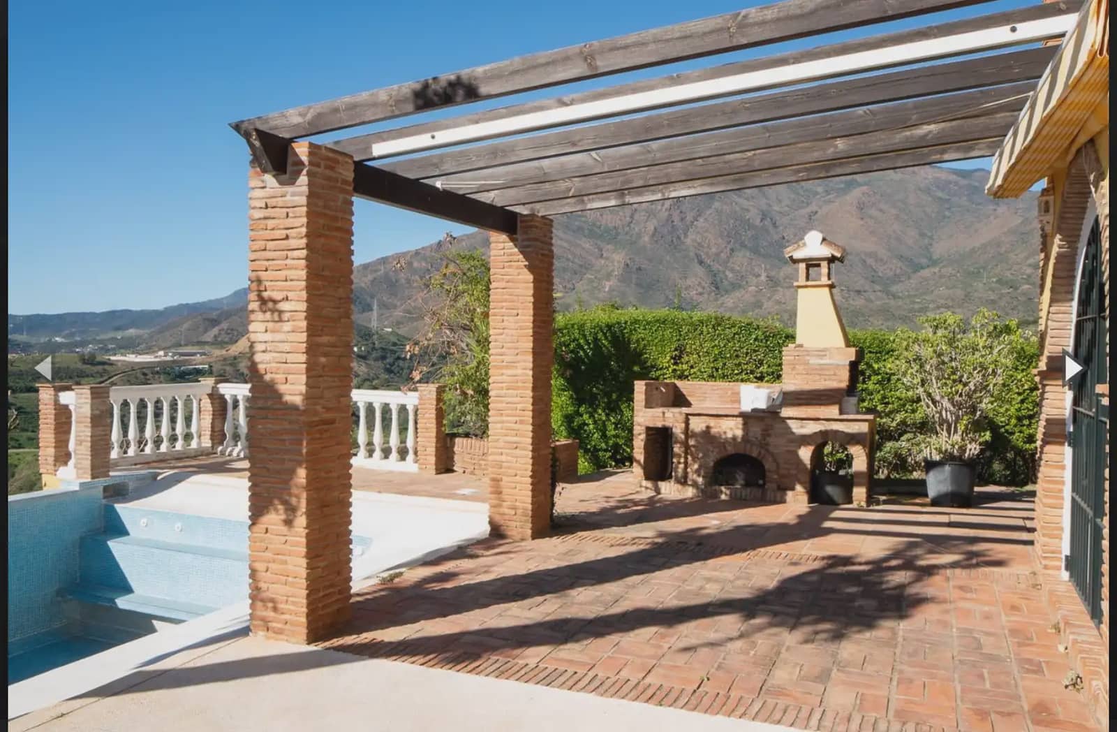 Villa til salgs i Estepona - € 1 395 000 (Ref: 10016637)