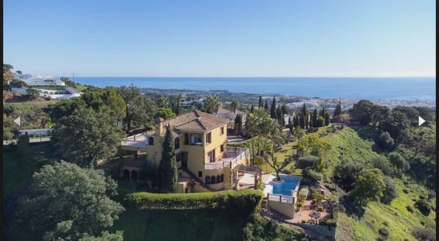 Villa til salgs i Sierra de Estepona - Avda. de Andalucía, Estepona - € 1 395 000 (Ref: 10016637)