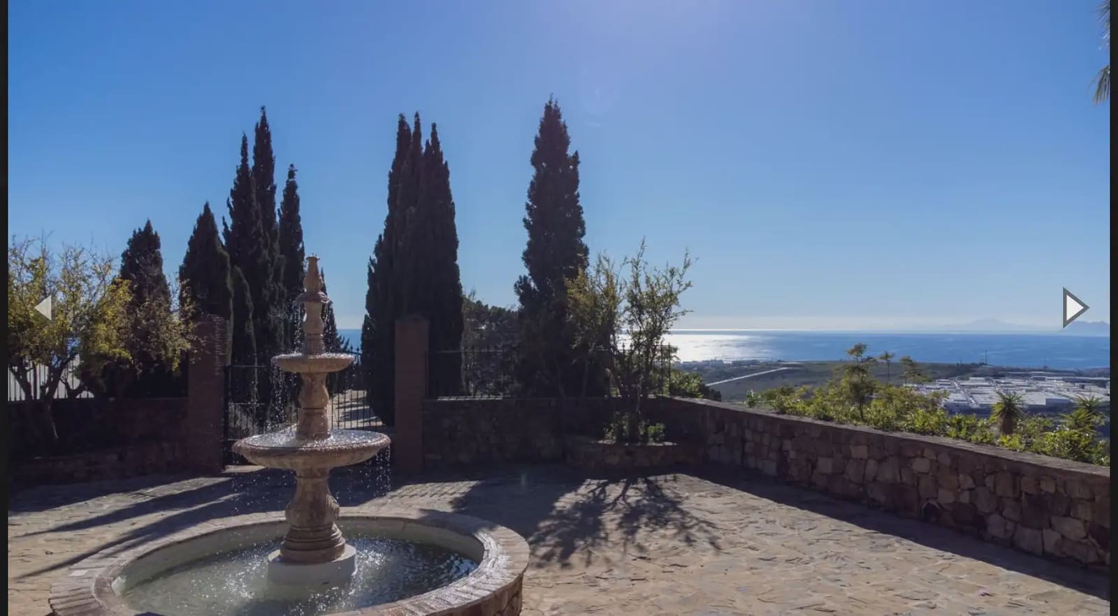 Villa til salgs i Estepona - € 1 395 000 (Ref: 10016637)