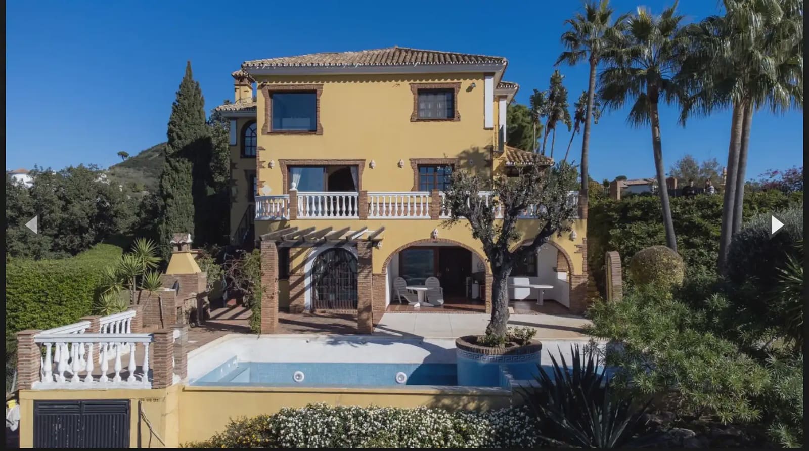 Villa til salgs i Estepona - € 1 395 000 (Ref: 10016637)