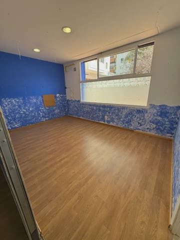 Commerciale in vendita in Sierra de Estepona - Avda. de Andalucía, Estepona - 180.000 € (Rif: 10016642)