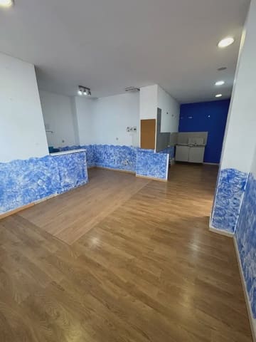 Commerciale in vendita in Sierra de Estepona - Avda. de Andalucía, Estepona - 180.000 € (Rif: 10016642)