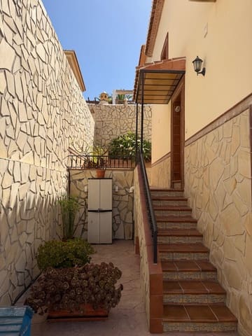 4 chambre Maison de Ville à vendre à Avda Pescia - Ctra de Frigiliana, Nerja avec piscine garage - 525 000 € (Ref: 10021186)