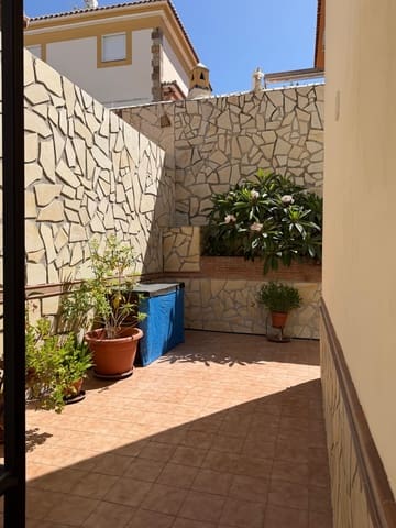 4 chambre Maison de Ville à vendre à Avda Pescia - Ctra de Frigiliana, Nerja avec piscine garage - 525 000 € (Ref: 10021186)