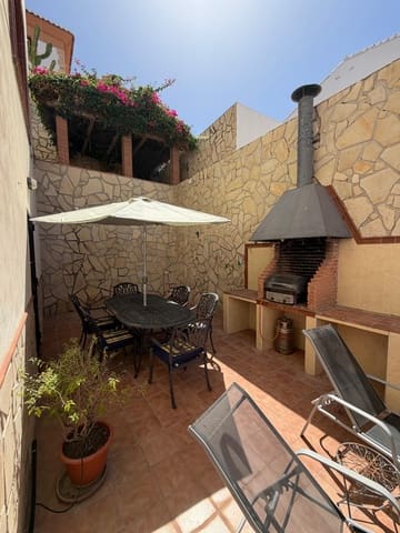 4 chambre Maison de Ville à vendre à Avda Pescia - Ctra de Frigiliana, Nerja avec piscine garage - 525 000 € (Ref: 10021186)
